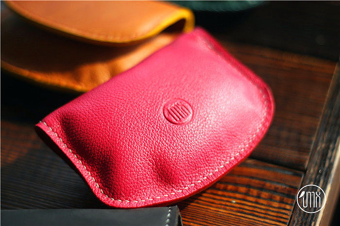 每次在作品上,压上自己的LOGO,心里都有种满足感,成就感。
哈哈