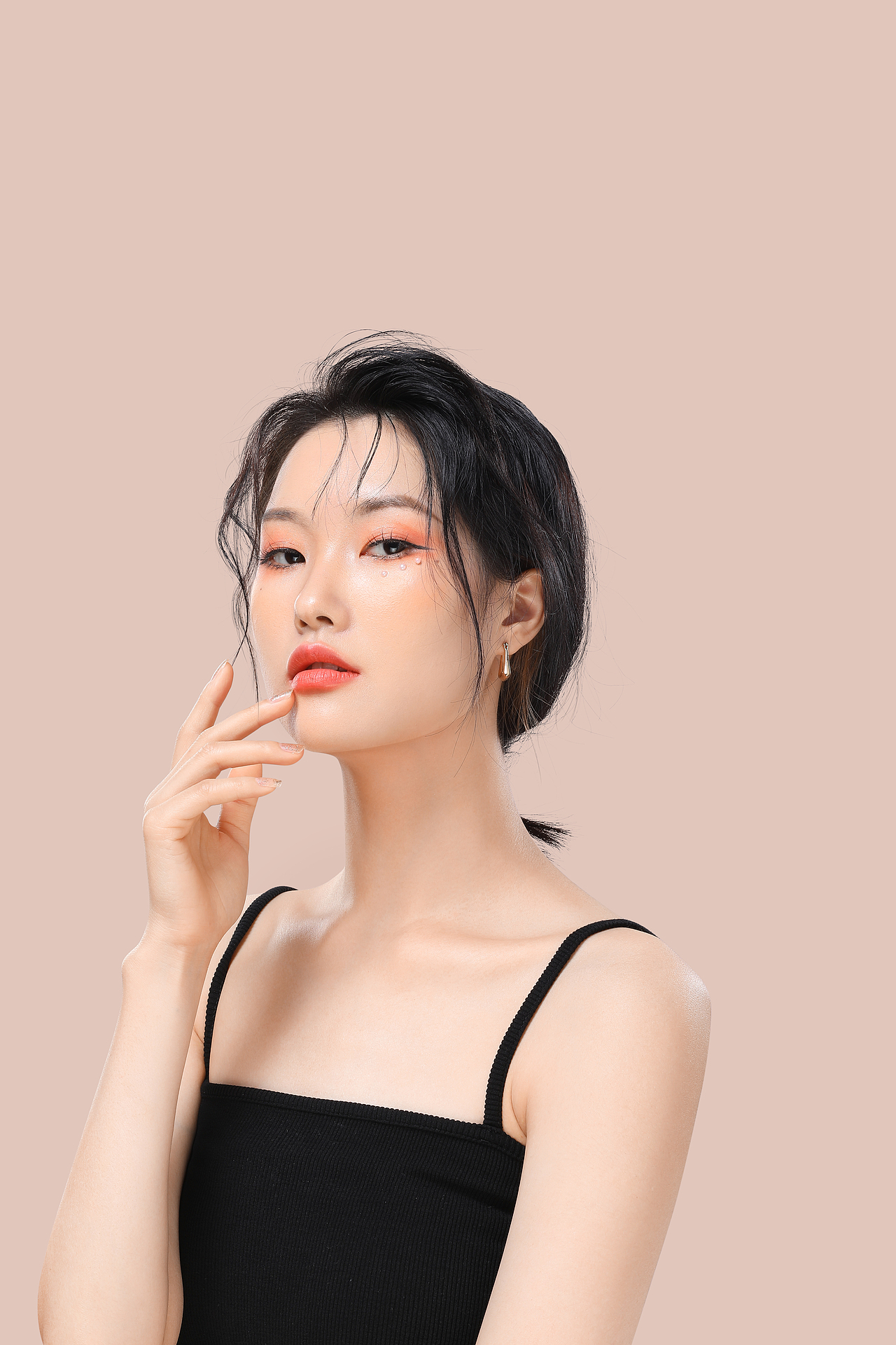 眼影盘/人像精修（图ZMjcyNTMxOTYw） - 修图/后期 - 站酷设计师joansssss原创素材 - 站酷ZCOOL