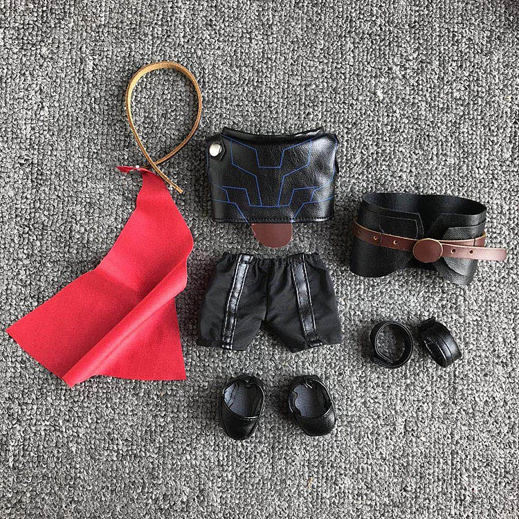 这套服装的真的是太复杂了,我们研发部越做越想哭,心想这个月怎么能生产的出来。。。