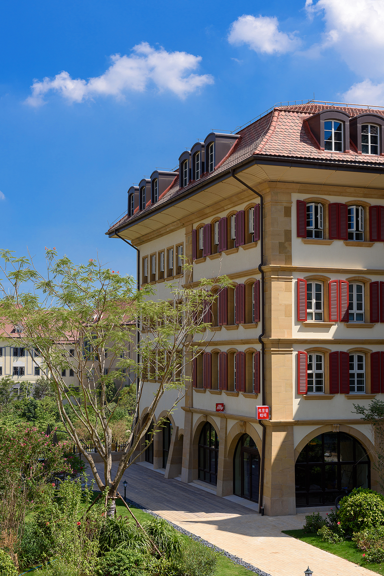 华为松山湖基地溪流背坡村