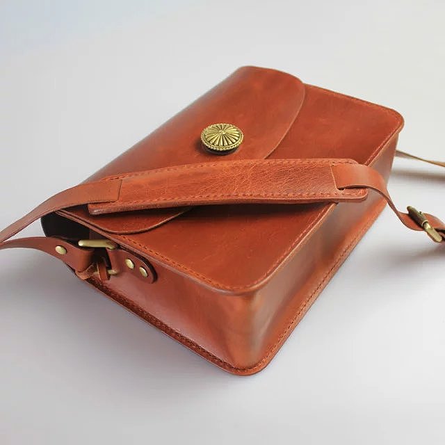 棕色斜挎方包（图ZMTg4NTIwNDky） - 工艺品设计 - 站酷设计师houhoudejuzipi原创素材 - 站酷ZCOOL