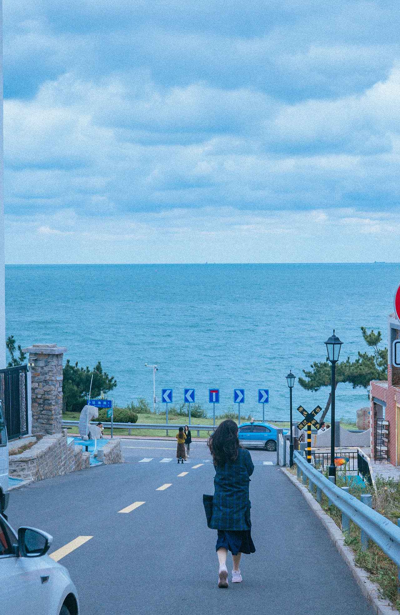 所爱隔山海,山海亦可平