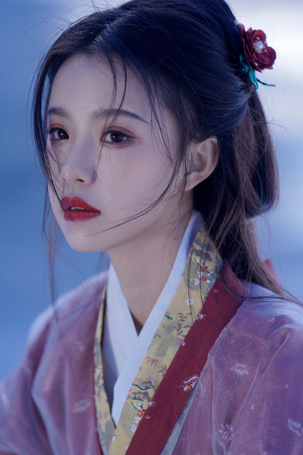 月色与雪色之间,你是第三种绝色