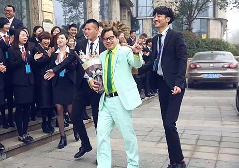 杭州创纪录企业管理咨询有限公司叶俊与学员们