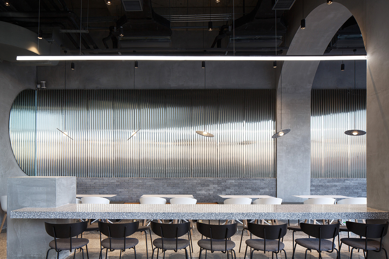 阳光赋予金属折板温度