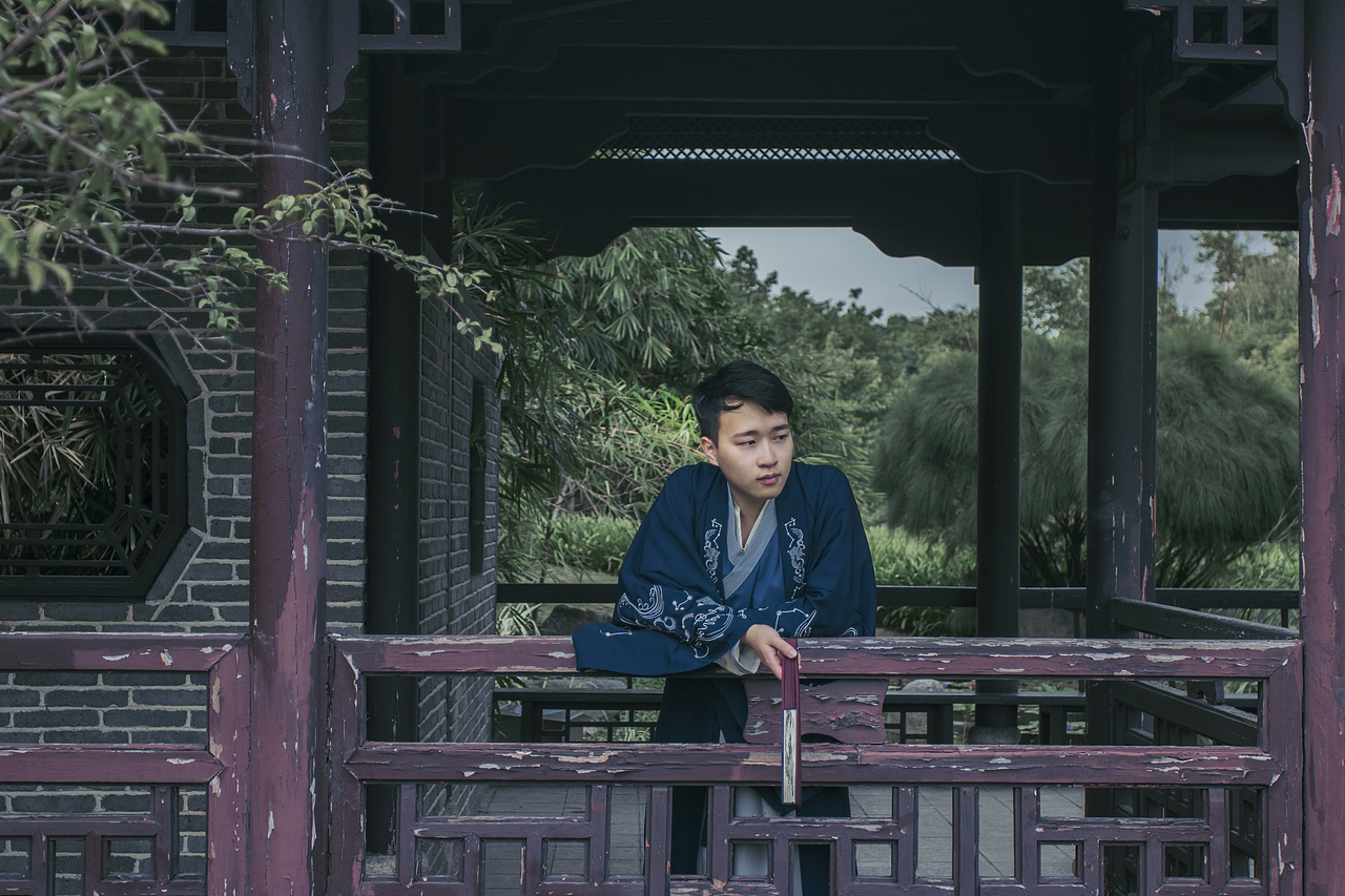 「鲸」愿重回汉唐 着汉家衣裳