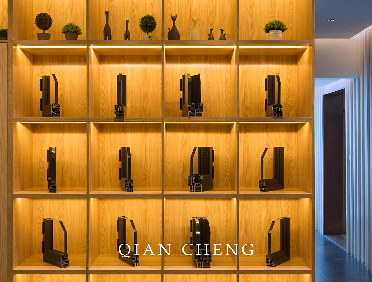罗普斯金门窗展示中心|建筑空间摄影|设计样板间展厅（图ZMTAyMDM3MDI0） - 环境/建筑摄影 - 站酷设计师摄影师钱诚原创素材 - 站酷ZCOOL