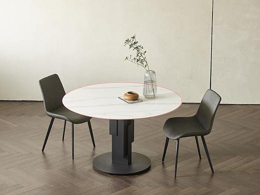 用椭圆检查餐桌面是否水平