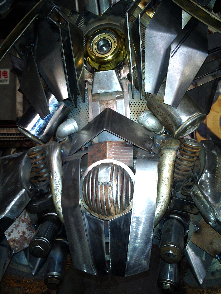 铁的传奇新一代变形金刚大黄蜂作品亮相杭州动漫节