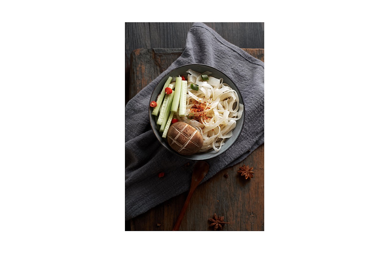 凉皮（图ZOTc1MTk5NTY=） - 产品摄影 - 站酷设计师jessipan原创素材 - 站酷ZCOOL