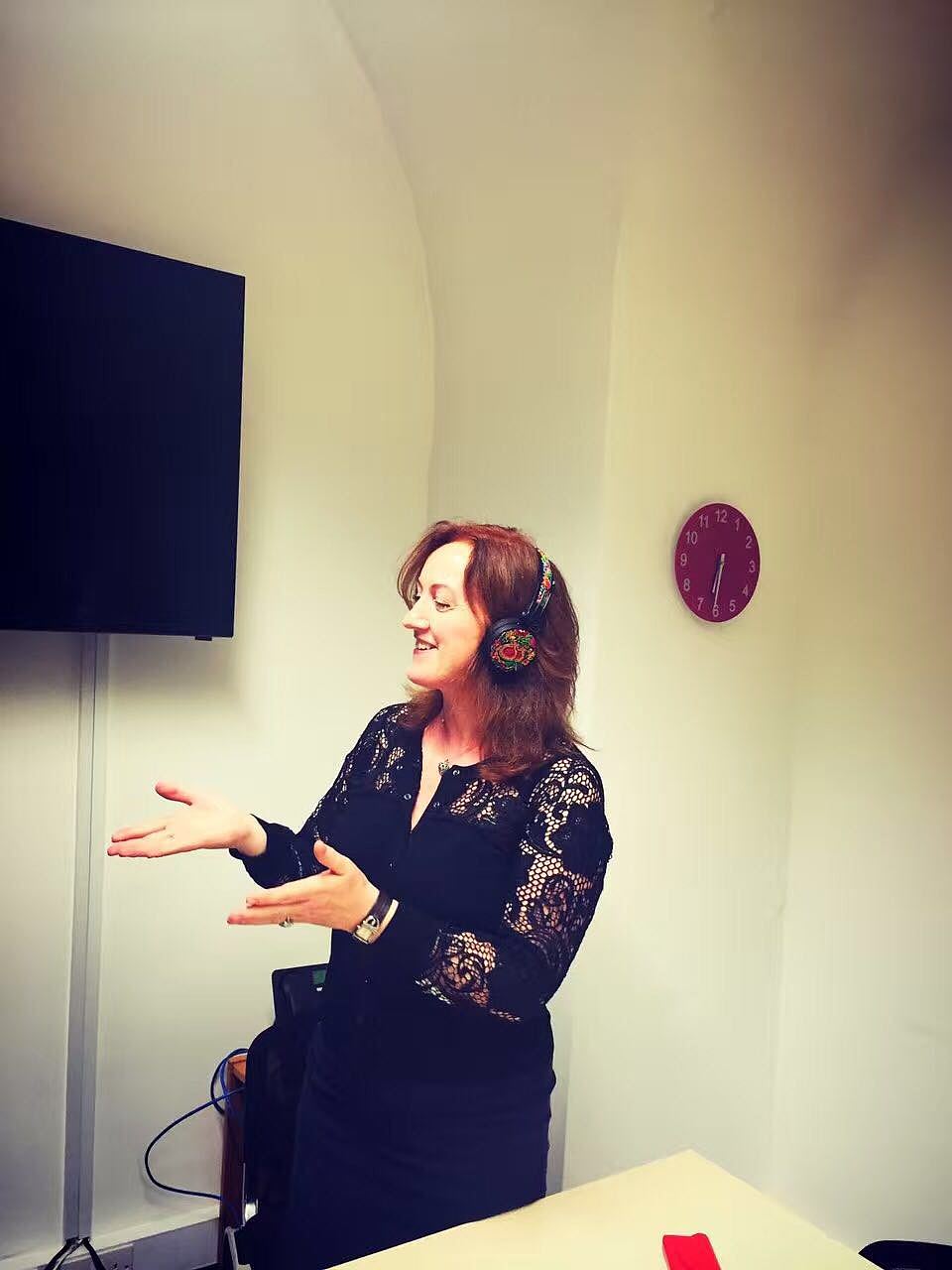 收入英国博物馆的巫&哈密刺绣 巫耳机 耳机 头戴式耳机