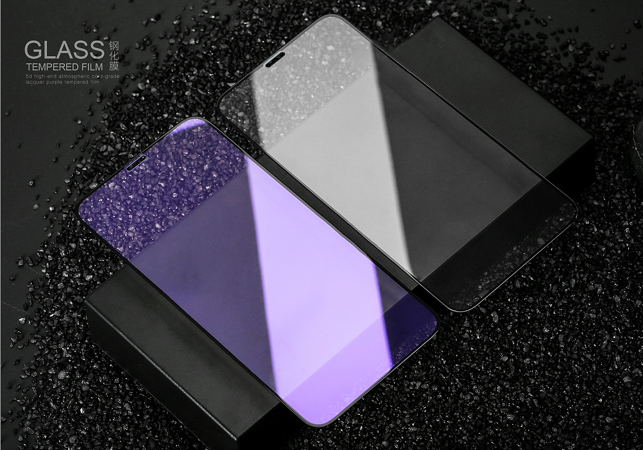 一组iPhoneX手机钢化膜