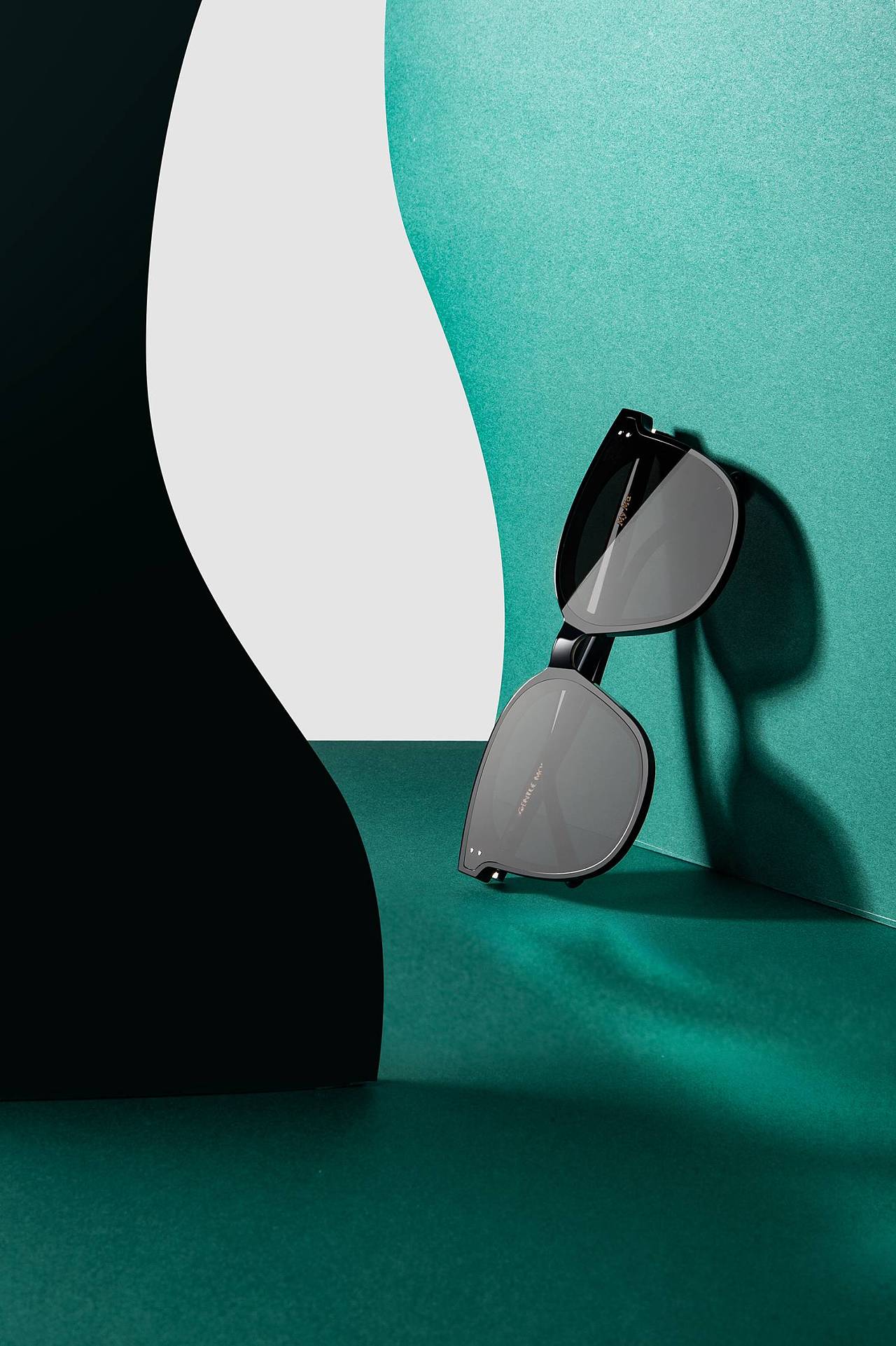 太阳镜墨镜广告图