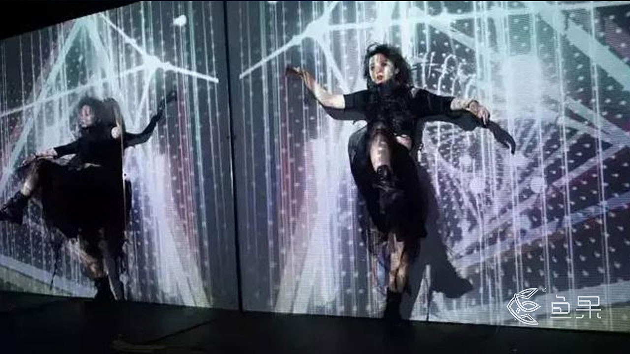 死水边的美人鱼