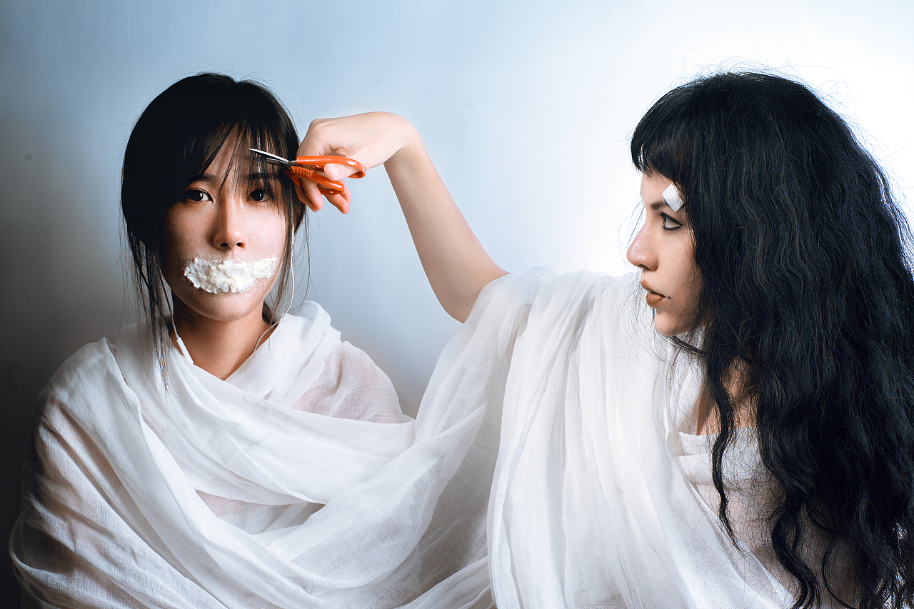 剪头发的时候 妈妈让我闭嘴（图ZMTI0NDQ0NTAw） - 人像摄影 - 站酷设计师认真做图的王小明原创素材 - 站酷ZCOOL