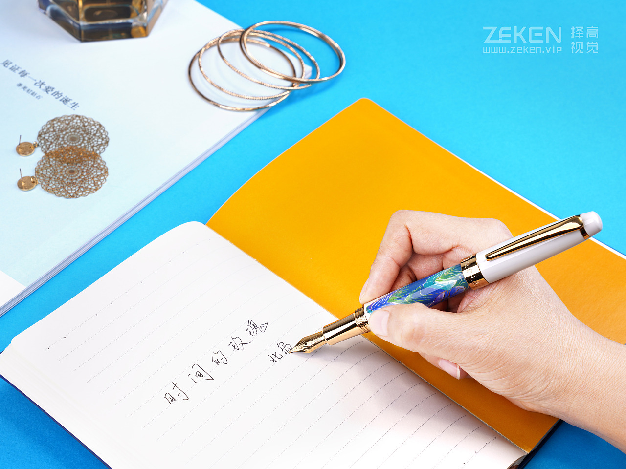 钢笔 ✒️ 故宫文创类产品拍摄（图ZMjMwNTU1NTU2） - 产品摄影 - 站酷设计师择高摄影原创素材 - 站酷ZCOOL