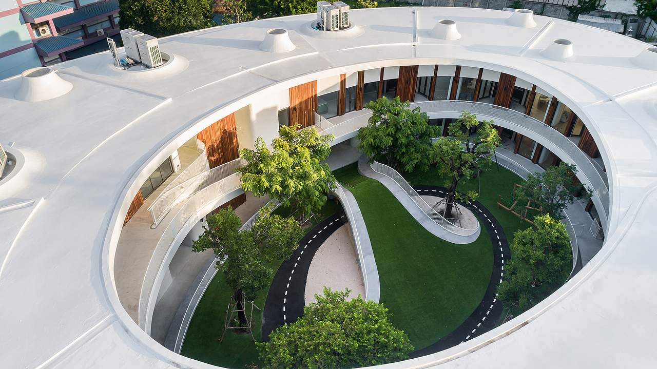 幼儿园设计丨曼谷肯辛顿学习空间 / Plan Architect