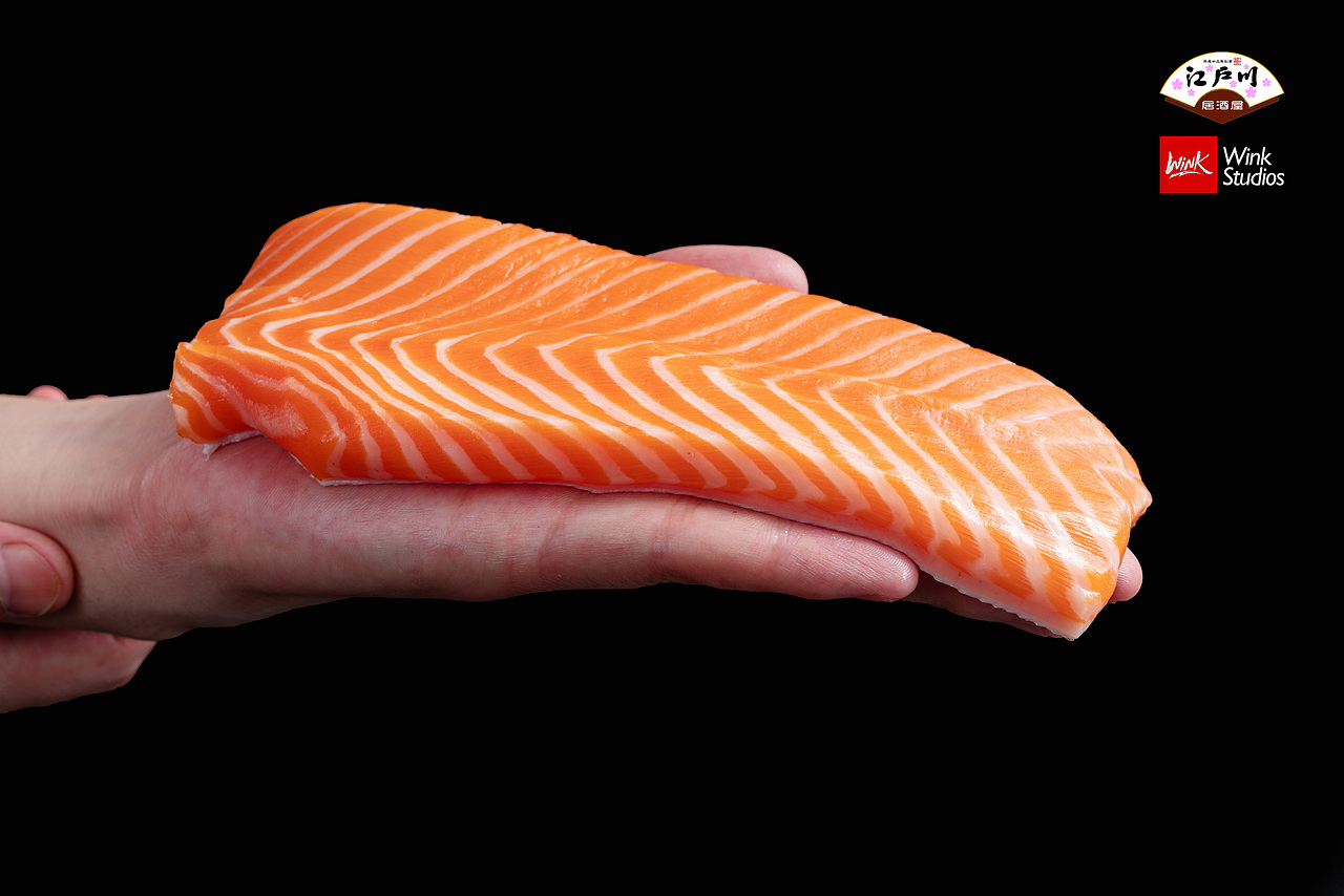 老板悄悄的说到了一条帝王鲑!