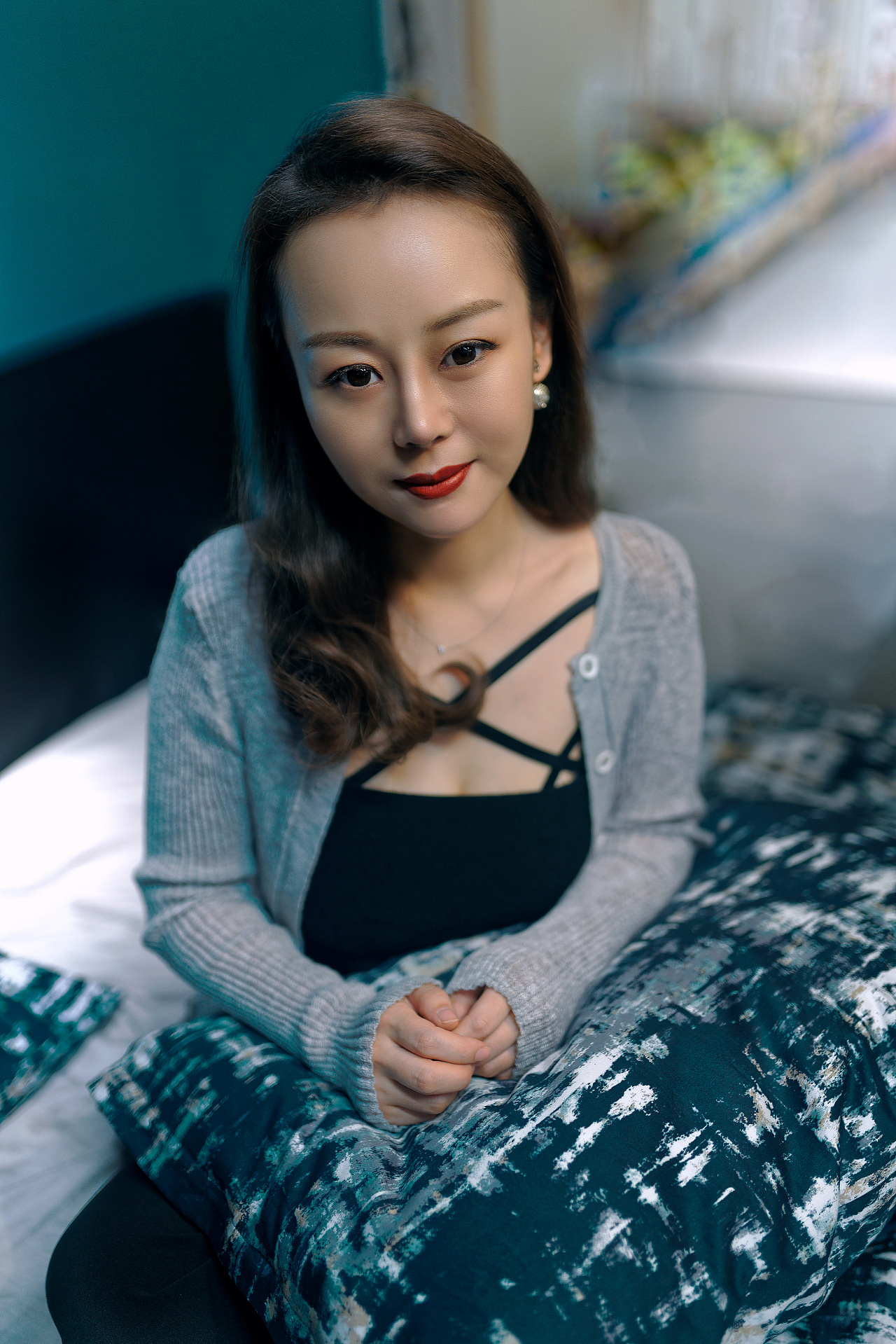 室内 复古人像 暗调时尚片|摄影|人像摄影|21岁开始学设计 - 原创作品