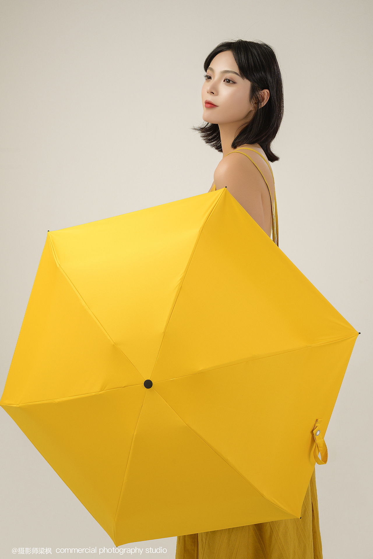 模特雨伞拍摄