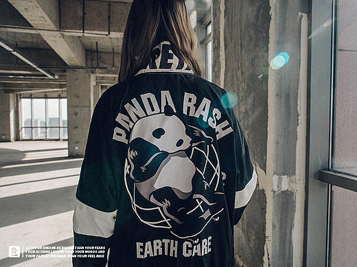    STRETAG®”PANDA RASH”套头冲锋衣