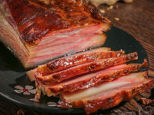电商摄影师场景化拍摄腊肉排骨