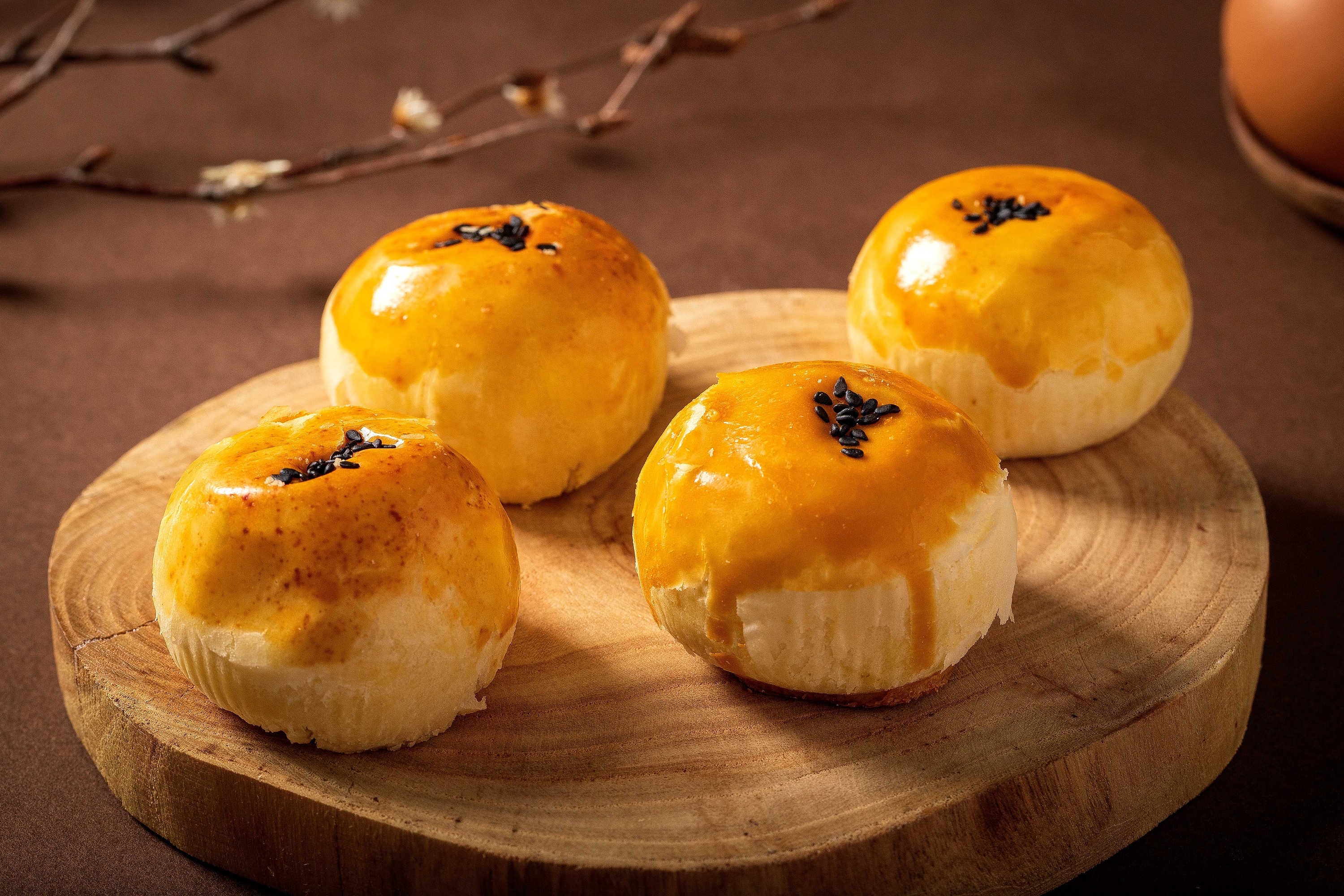 蛋黄酥|摄影|静物|一场阳光雨 - 原创作品 - 站酷 (zcool)