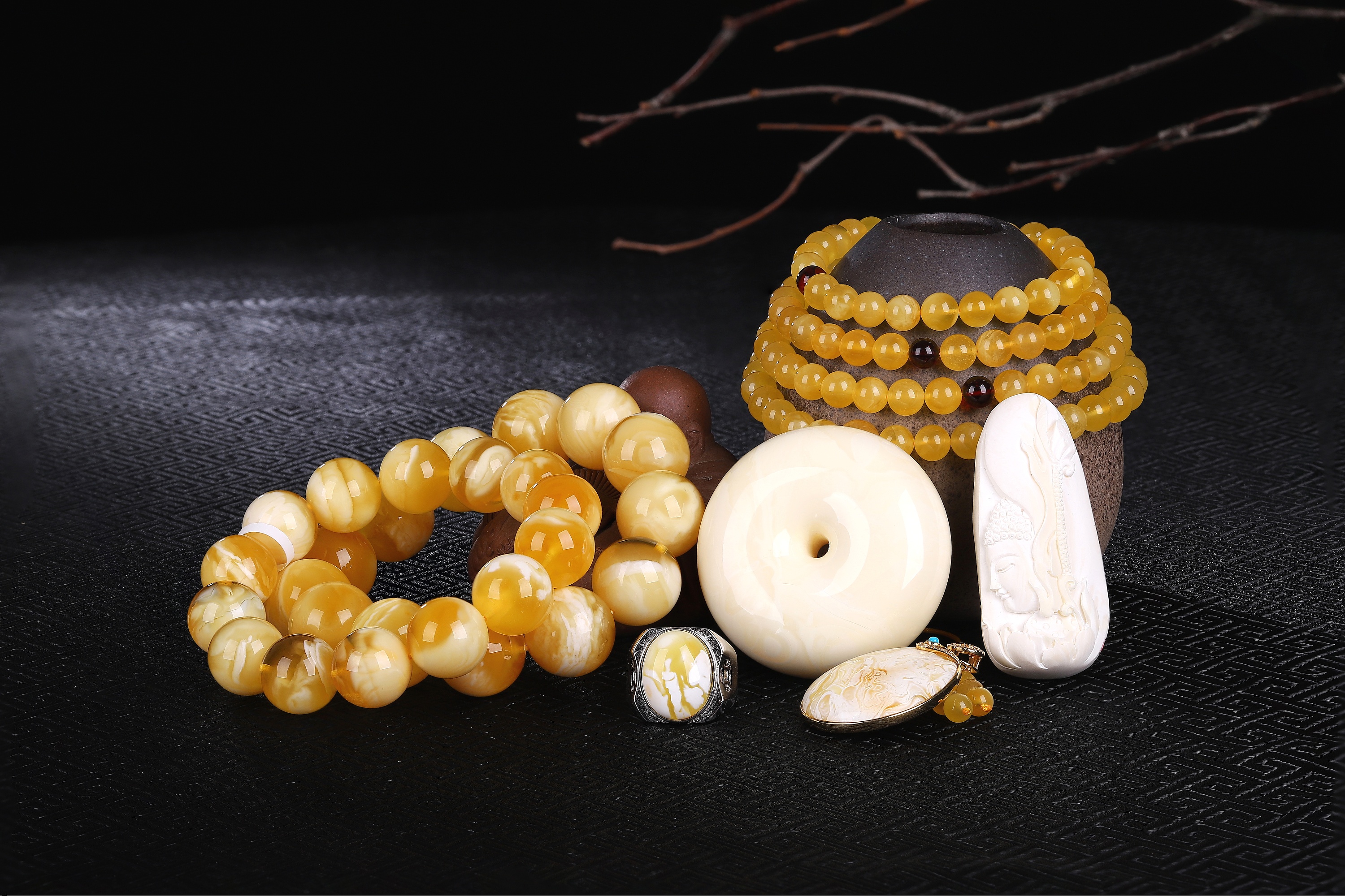 琥珀蜜蜡组合图