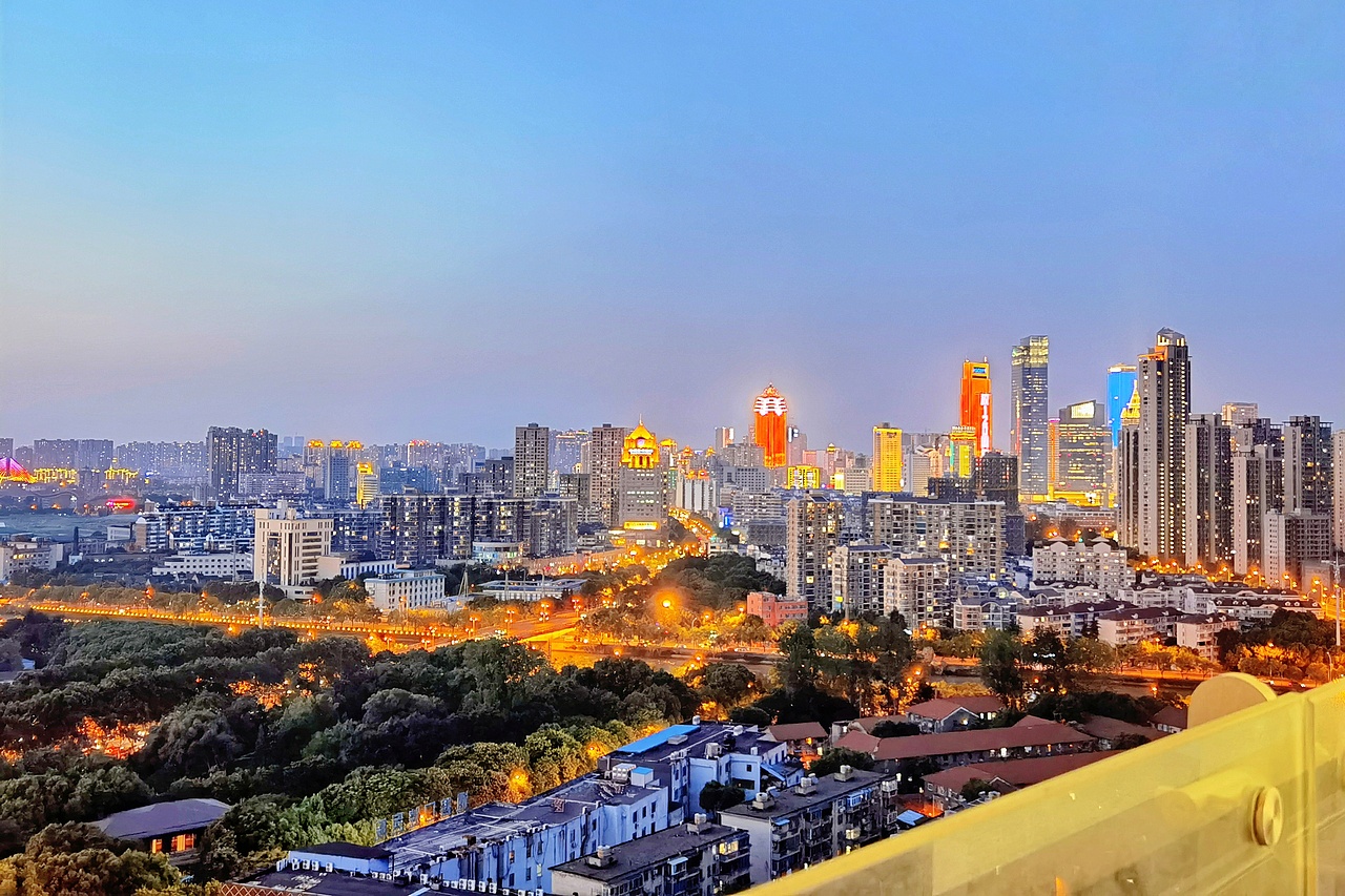 夜与城市的呼吸（图ZMzA5MjQ1NTMy） - 风光摄影 - 站酷设计师惊笛原创素材 - 站酷ZCOOL