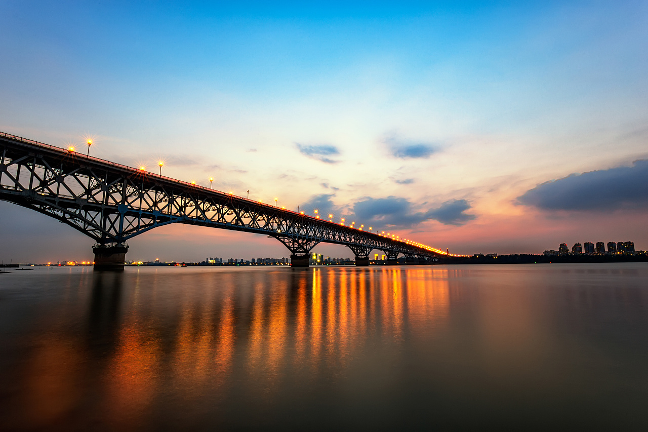 网红南京 | 长江大桥——一桥架南北，天堑变通途_交子先生-站酷ZCOOL