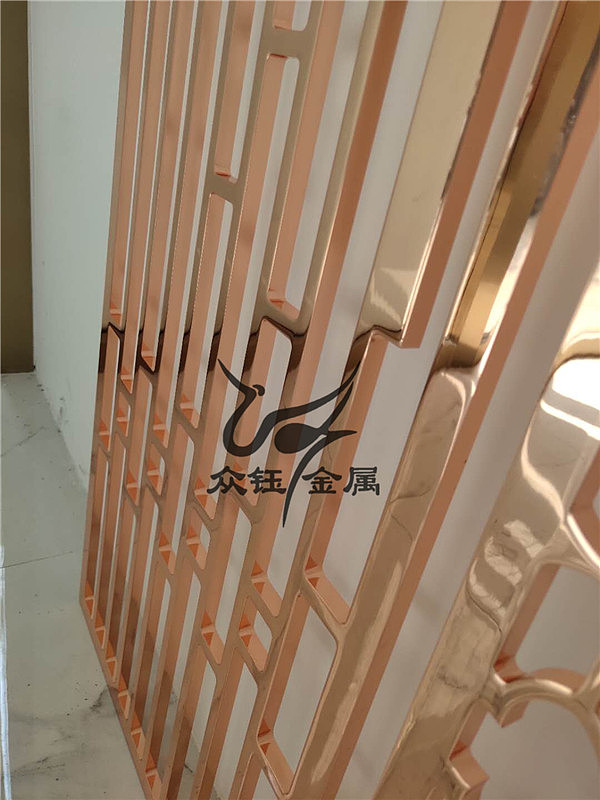 内蒙古酒店玫瑰金铝板雕花屏风铝艺镂空花格屏风