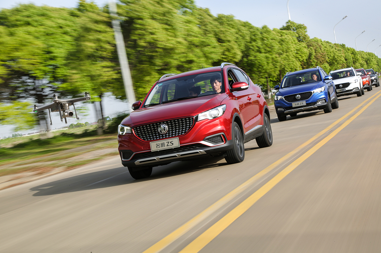汽车——名爵ZS 车队（图ZODY3MjA1NTY=） - 产品摄影 - 站酷设计师糊叔原创素材 - 站酷ZCOOL