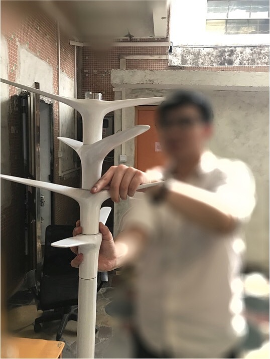 初样完成,我们对其细节与使用体验等方面提了一些建议后,工厂就开始了细化调整。