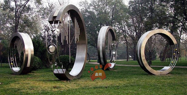 大型不锈钢金属圆环发光圆环雕塑——户外雕塑创意体现