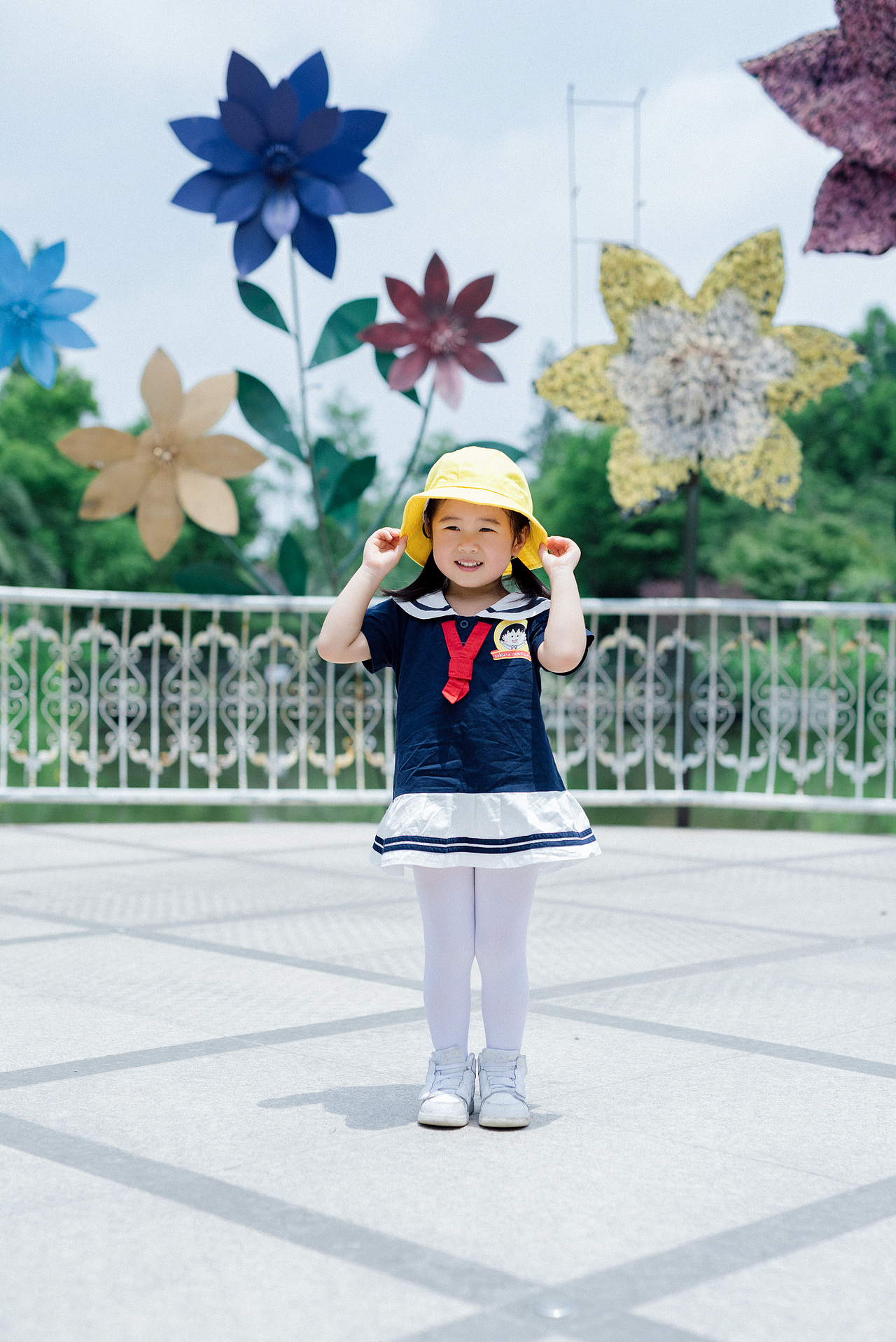 『Happiness is simple』