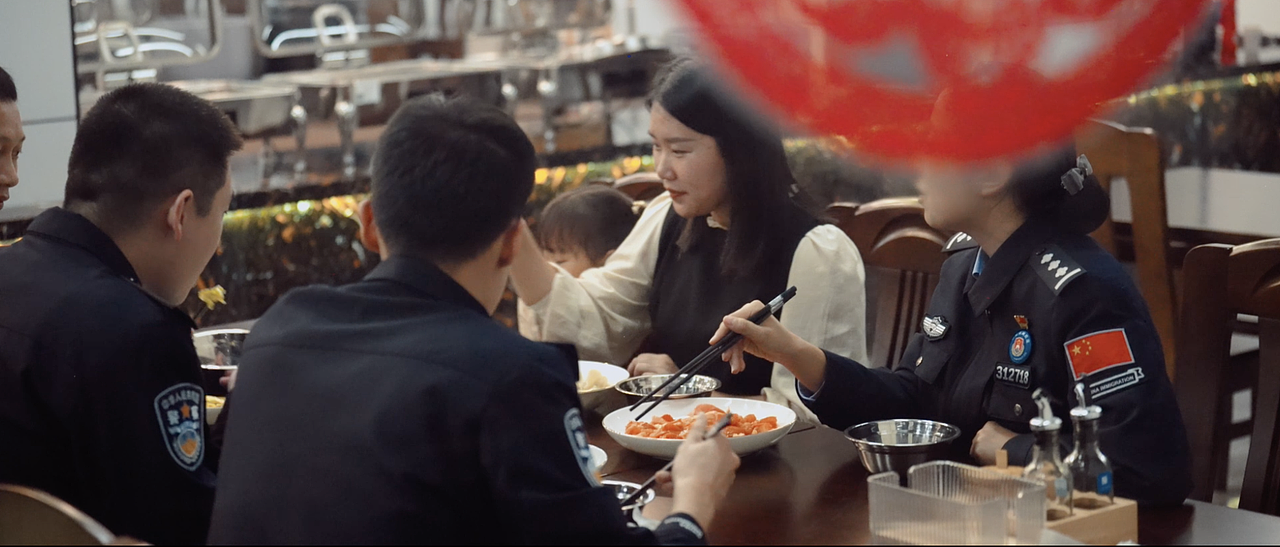 ——
<br>在这新年之际,让我们共同祝福<br><br>所有坚守在岗位一线的人们<br><br>也祝愿所有的家人们<br><br>平安幸福,新年快乐!