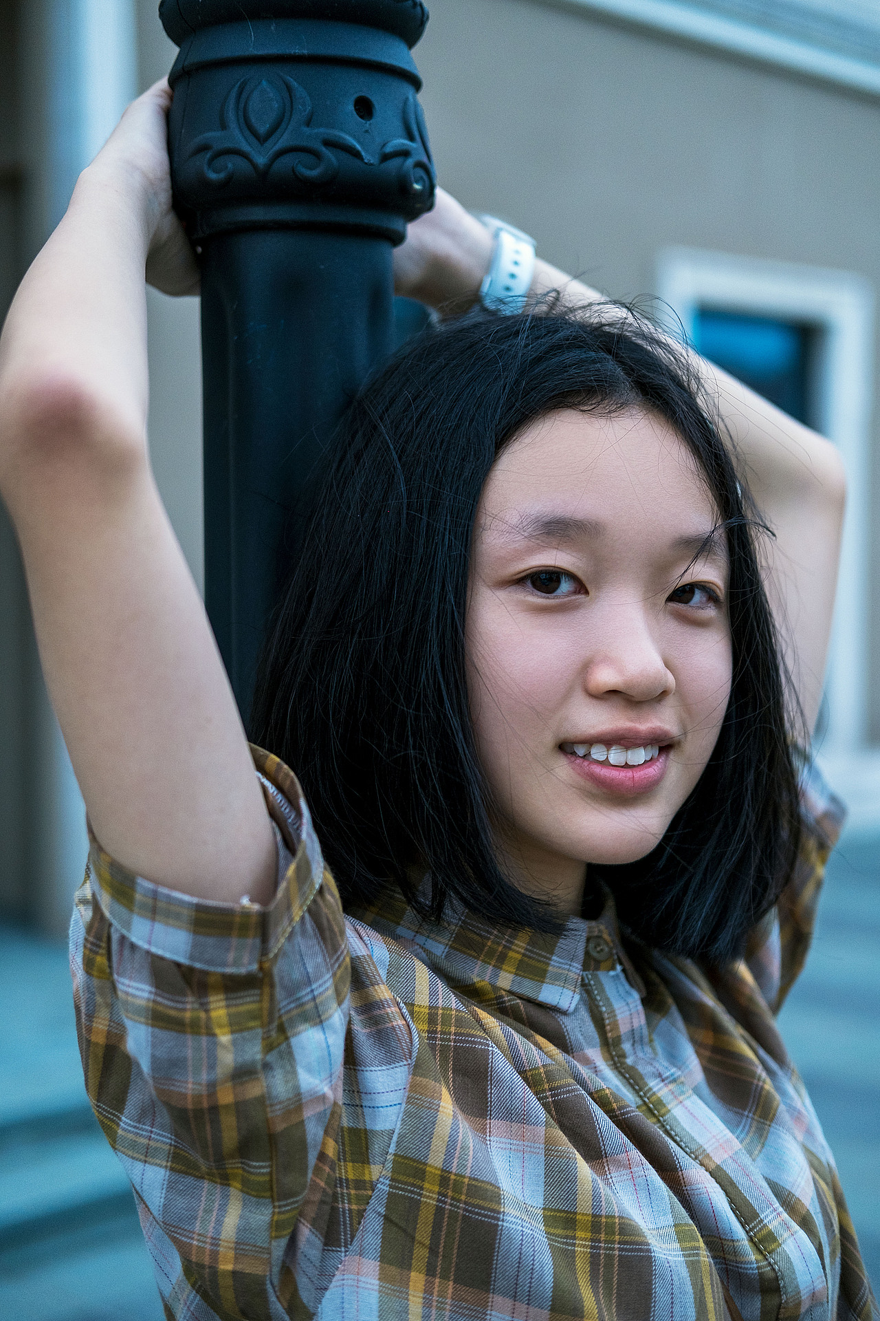 她唱起了歌,关于碧水和蓝天