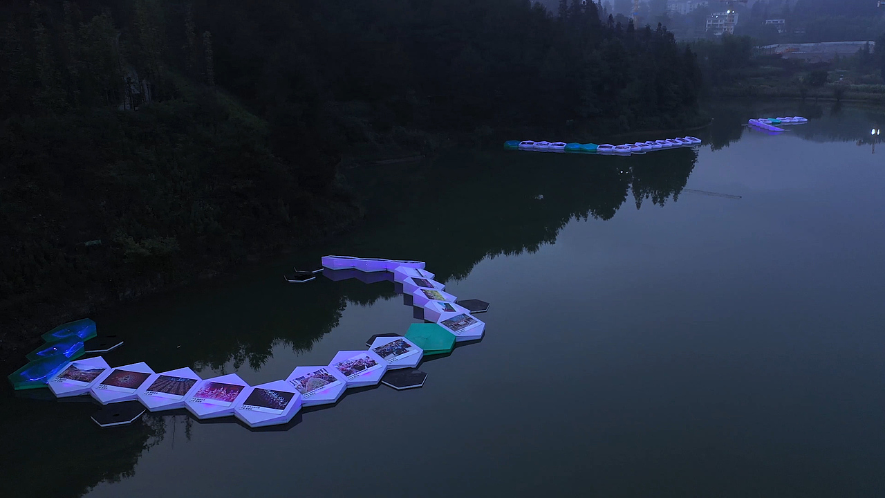 郑州万达丹寨灯光装置（图ZMTcxMzA5MDQ4） - 展陈设计 - 站酷设计师吉光若羽原创素材 - 站酷ZCOOL