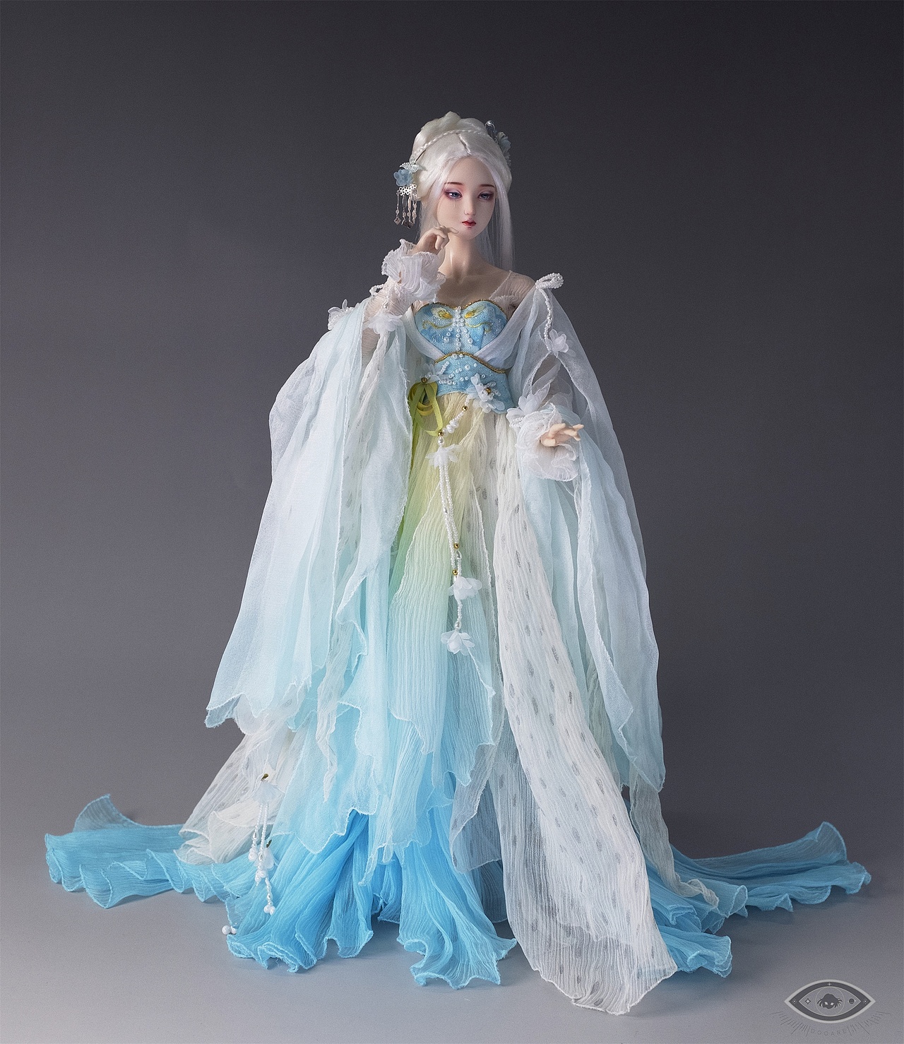 「睹尔DOOARE合作成品--雨水」
妆师:龙龙龙<br>服装师:子虚集<br>发型师:婉君<br>首饰师:范范<br>提灯道具:曼的清