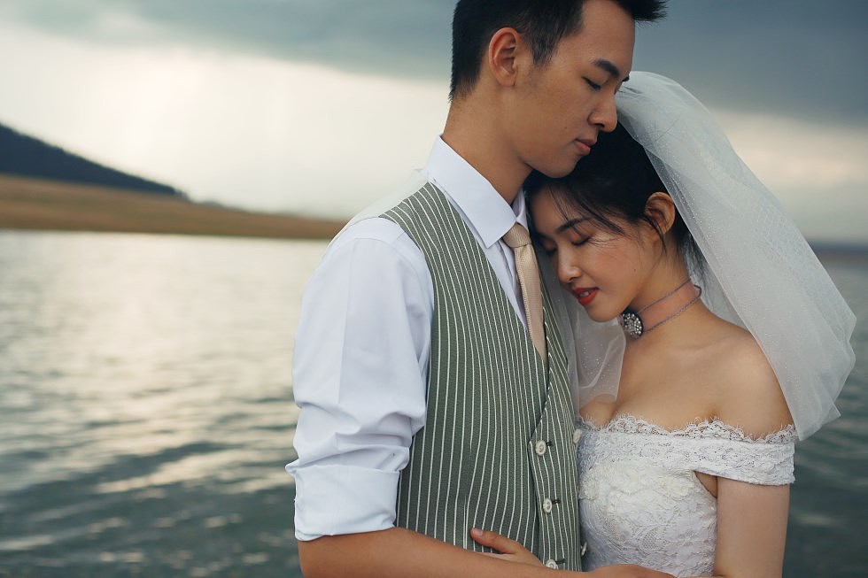 旅拍婚纱照好去处:云和山的彼端——新疆赛里木湖