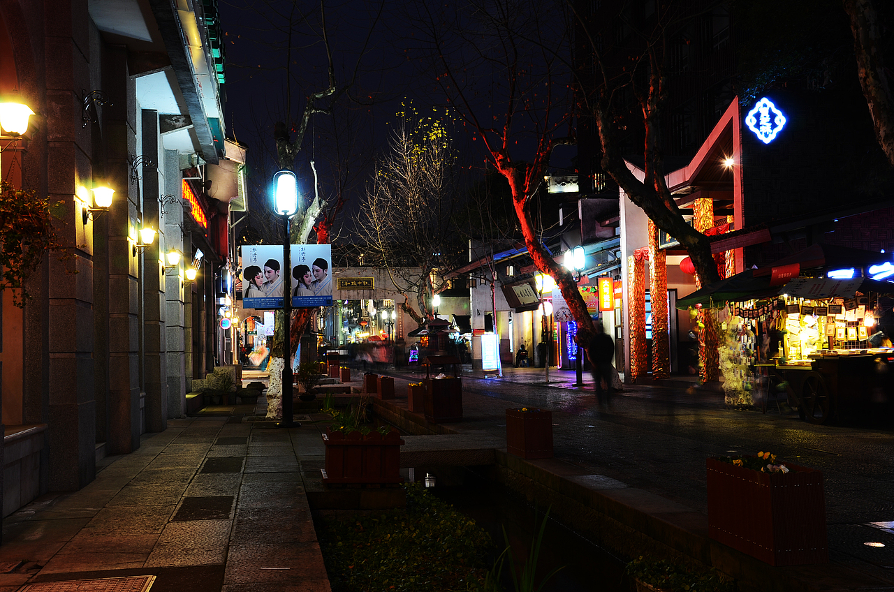 人来人往（图ZMzM4NTA2OTI=） - 风光摄影 - 站酷设计师摄影师王艺泽原创素材 - 站酷ZCOOL