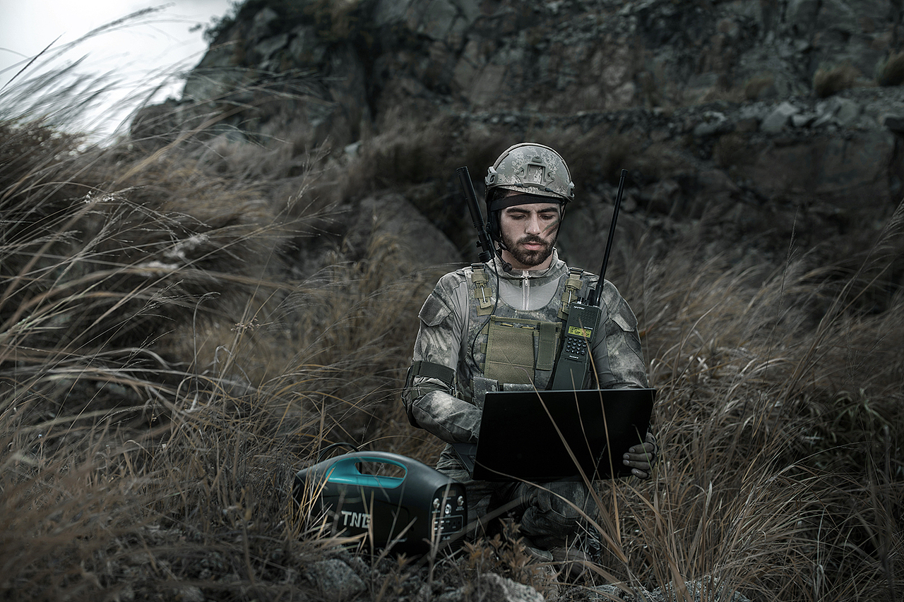 UPS备用电源产品模特应用场景拍摄1/产品商业广告拍摄