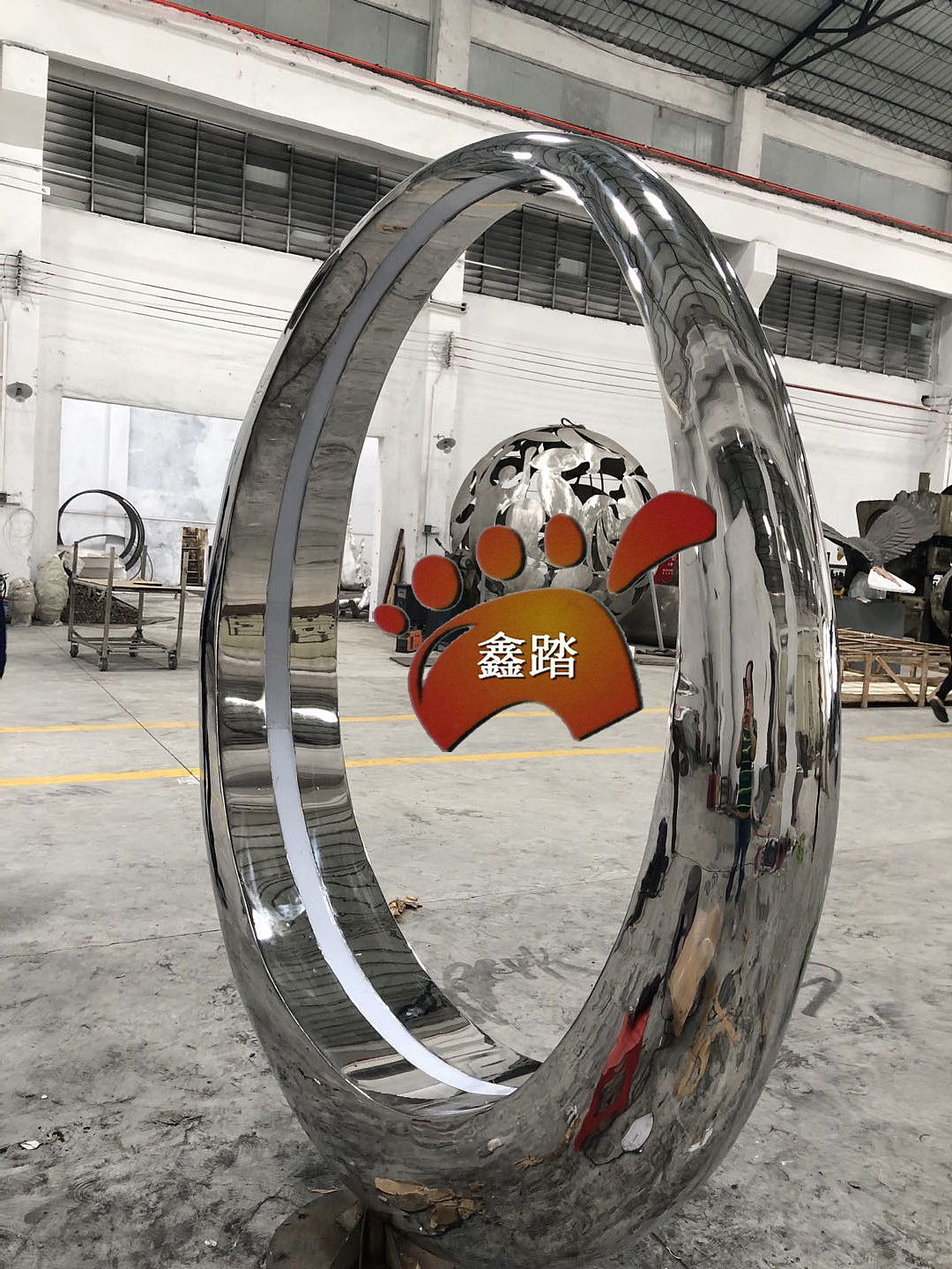 艺术不锈钢发光圆环雕塑城市景观圆圈雕塑的人文精髓