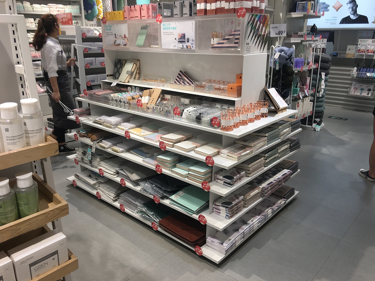 开精品百货店选购货架装修方法广州nome诺米货架厂（图ZMTcxODYyODAw） - 其他工业/产品 - 站酷设计师广州大唐展示道具原创素材 - 站酷ZCOOL