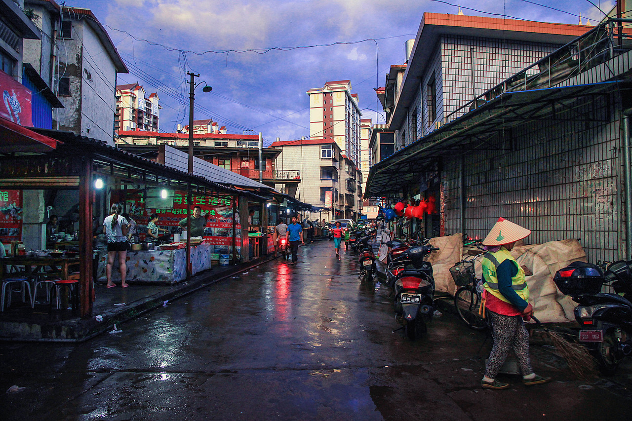 小婉街拍勐海街巷