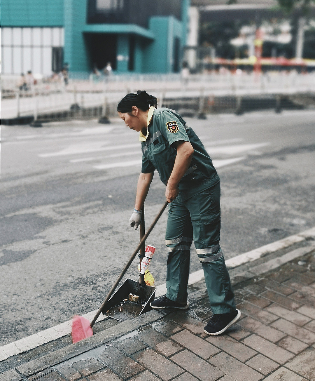 起早摸黑,辛勤的环卫工人们