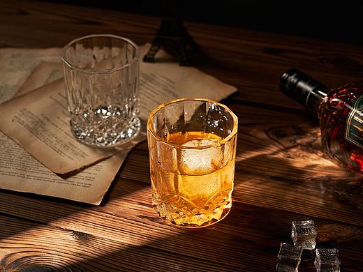 威士忌酒杯