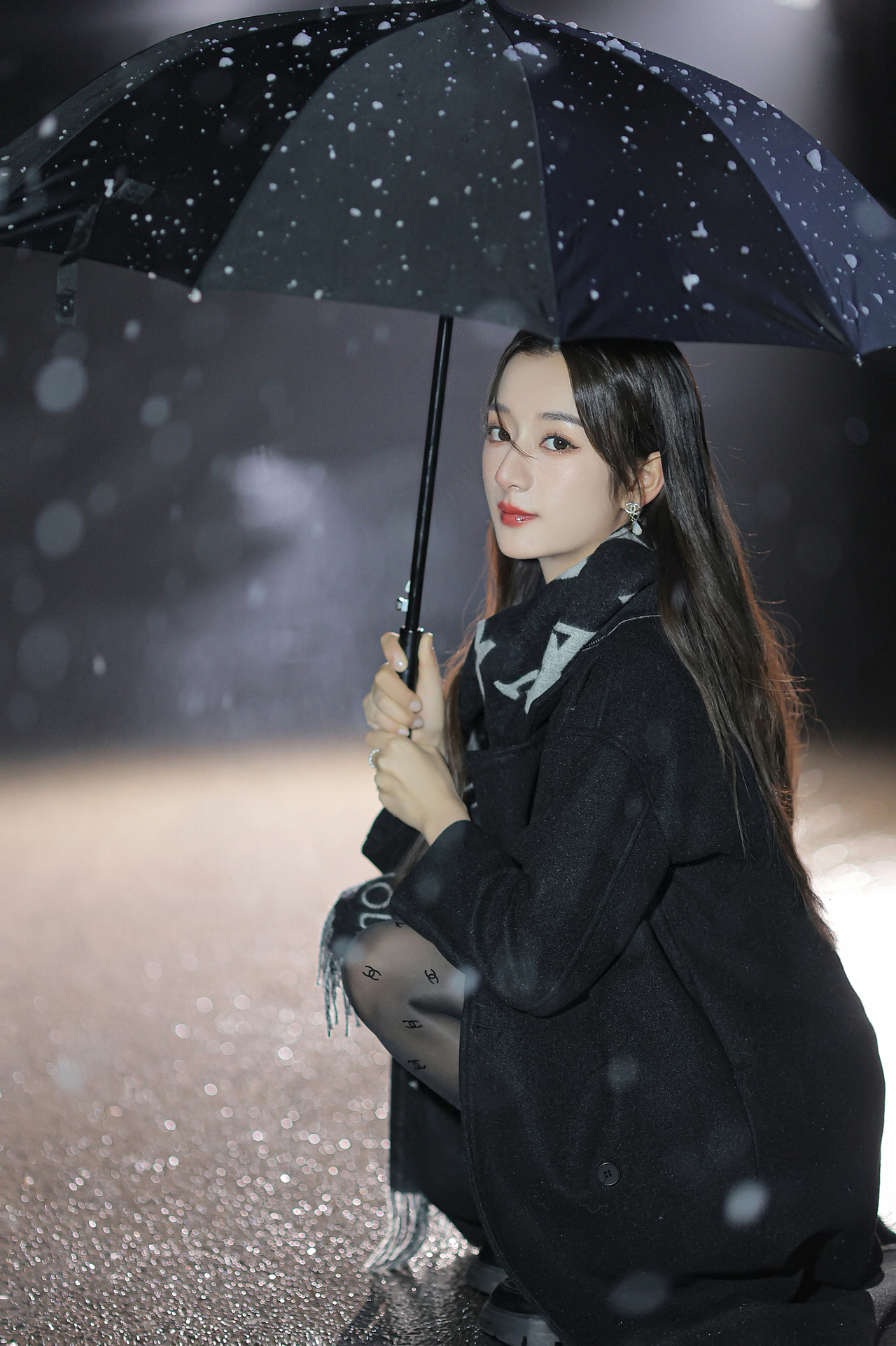 冷fufu富贵大小姐风｜夜景写真🌃（图ZMjg4ODk3NTEy） - 人像摄影 - 站酷设计师白兔糖写真馆原创素材 - 站酷ZCOOL