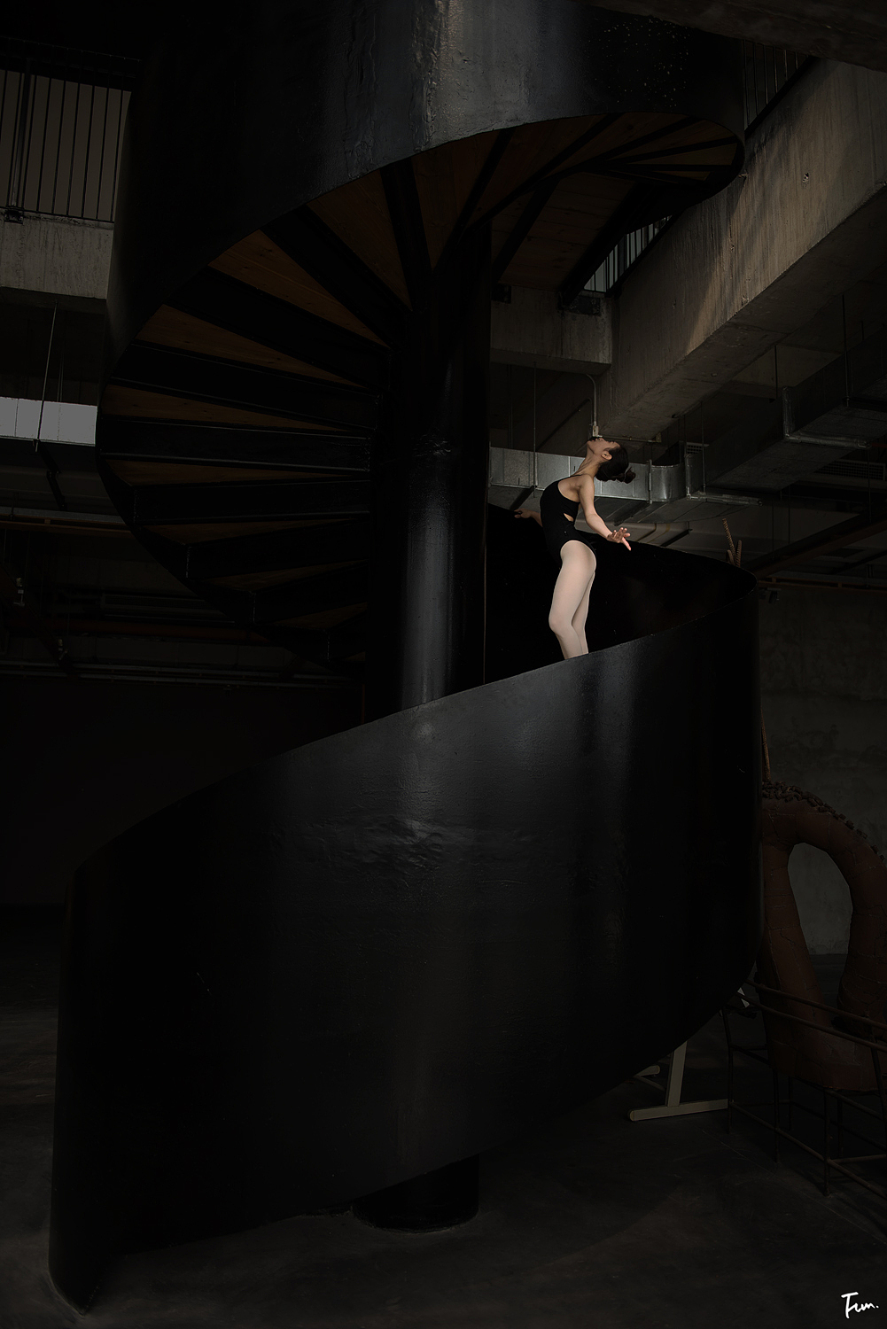 梦想芭蕾
坚强与柔弱<br>勇于面对生活,按照自己的方式,去度过自己的人生。<br>为自己的理想奋斗。<br>摄影&后期:@Fun仔<br>出镜:小麦