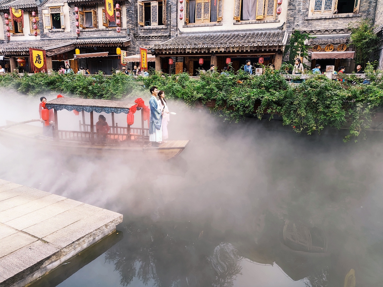 手拍彩虹小镇古装佳人（图ZMjI3MDA2MDYw） - 人像摄影 - 站酷设计师OldMen郑斌原创素材 - 站酷ZCOOL